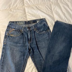Men’s Ariat jeans size 33/38